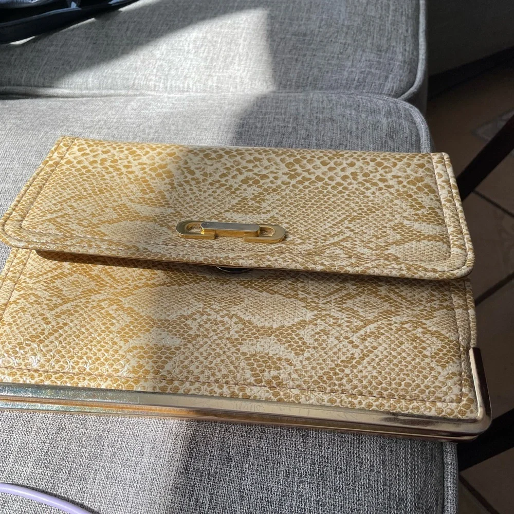 Vintage golden shoulder clutch